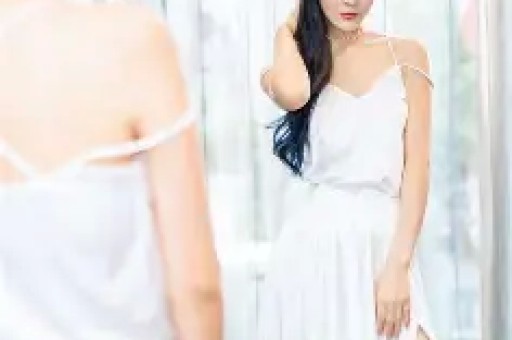 曝4瓜！湖南台女主持爱买高仿、体重反弹、怀四胎沈腾令人意外